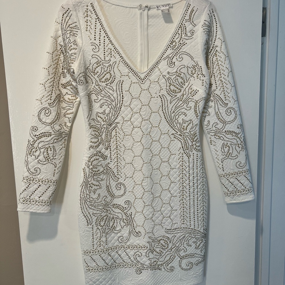 VENUS White Long-Sleeve V-Neck Embellished Bodycon Dress